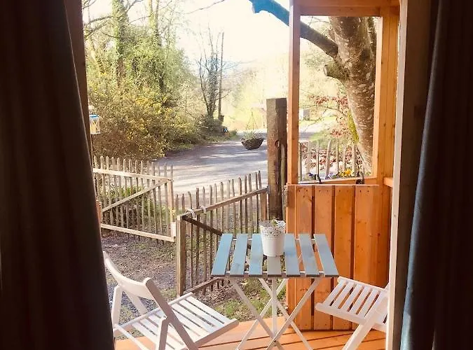 Relax In The Unique And Cosy Off-Grid Eco Shepherd\'S Hut Between Heaven And Earth